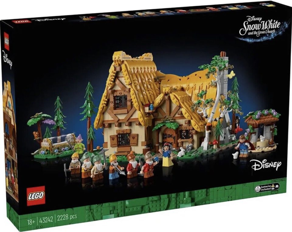 43242 Snow White and the Seven Dwarfs Cottage