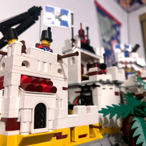 Close-up of two 10320 Eldorado Fortresses combined by TheOriginalVideono