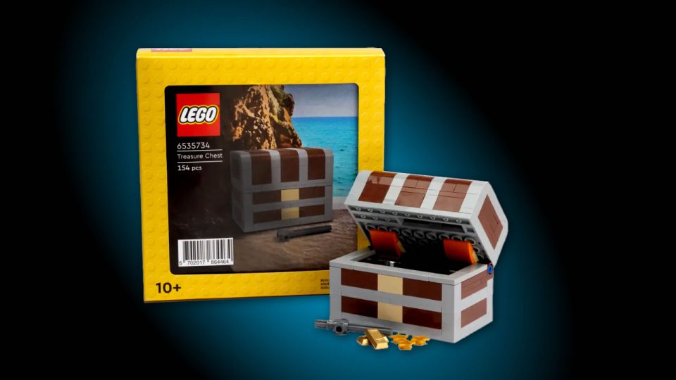 5008945 Treasure Chest: LEGO Insiders Reward