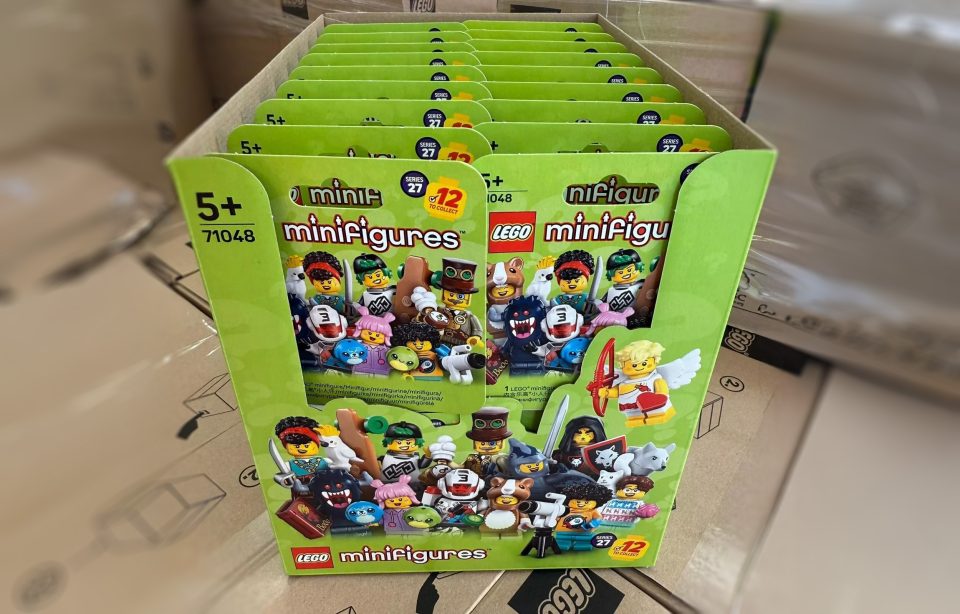 LEGO 71048 Series 27 Collectible Minifigures Complete Set of 12 photographed by relaxbrick